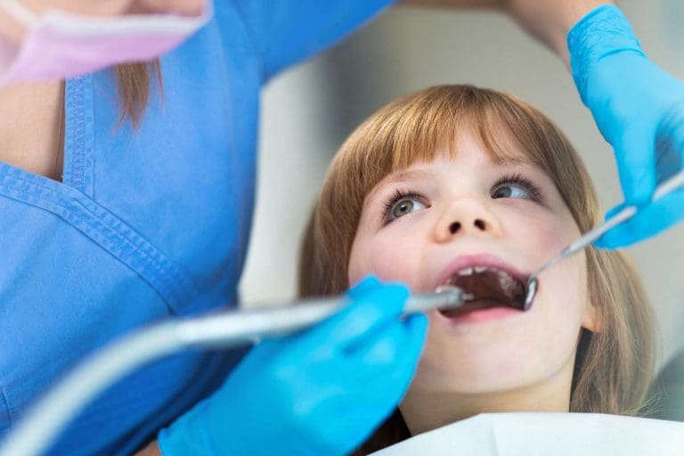 clínica dental en Barcelona y Gavá, dentista en Barcelona y Gavá.
